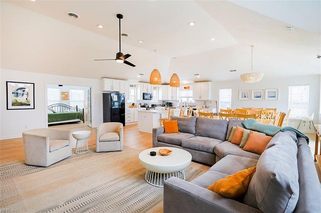 2557 Sandpiper RD, Virginia Beach, VA 23456