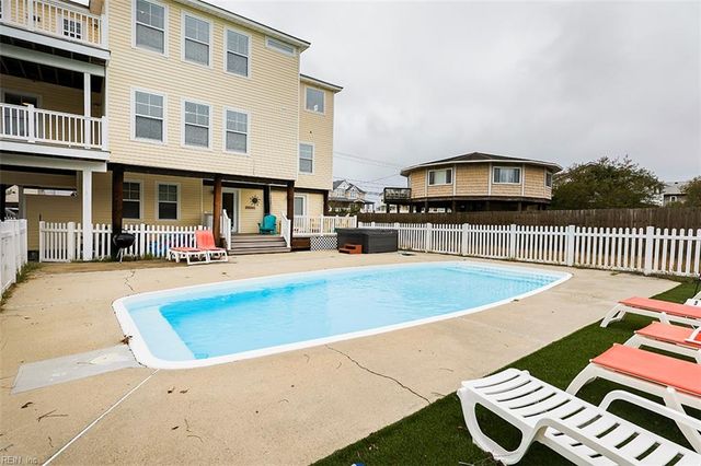 2557 Sandpiper RD, Virginia Beach, VA 23456