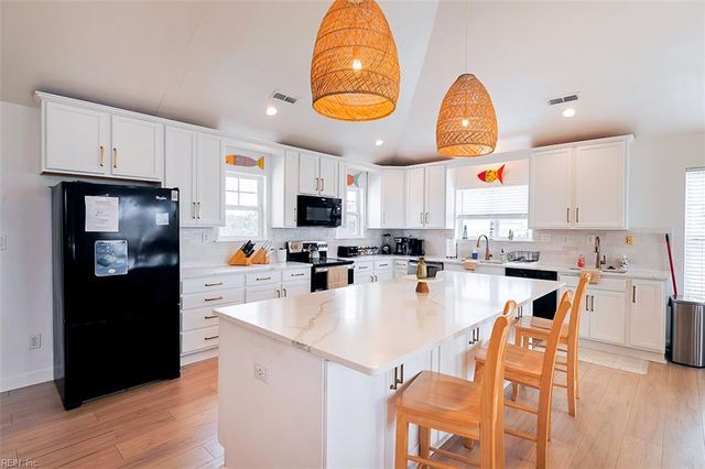 2557 Sandpiper RD, Virginia Beach, VA 23456