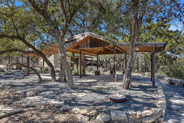 7000 McGregor LN, Dripping Springs, TX 78620