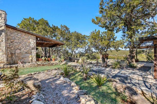 7000 McGregor LN, Dripping Springs, TX 78620