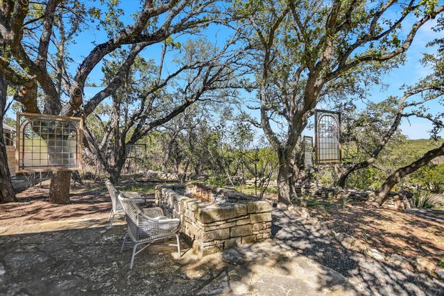 7000 McGregor LN, Dripping Springs, TX 78620