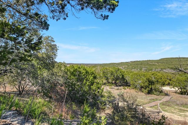 7000 McGregor LN, Dripping Springs, TX 78620