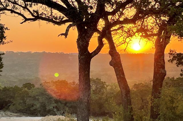 7000 McGregor LN, Dripping Springs, TX 78620