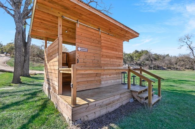 7000 McGregor LN, Dripping Springs, TX 78620