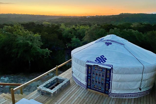 7000 McGregor LN, Dripping Springs, TX 78620