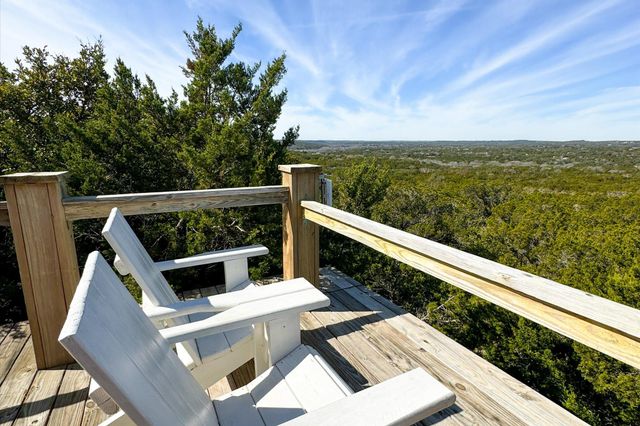7000 McGregor LN, Dripping Springs, TX 78620