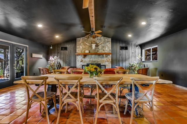 7000 McGregor LN, Dripping Springs, TX 78620