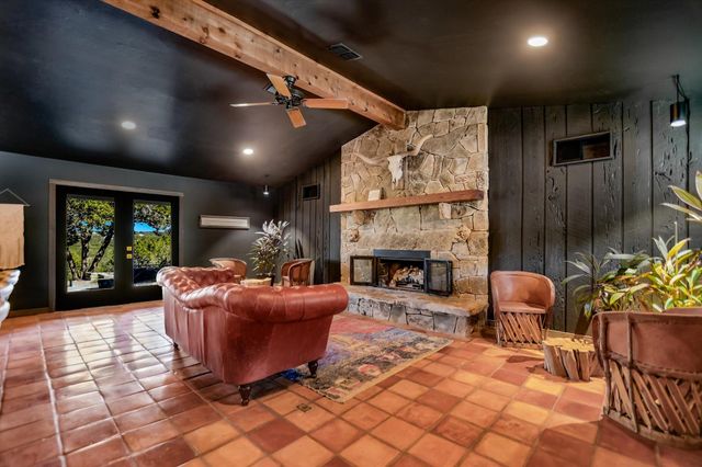 7000 McGregor LN, Dripping Springs, TX 78620