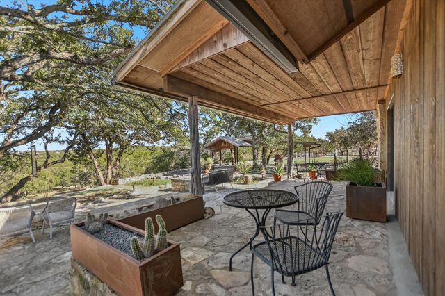 7000 McGregor LN, Dripping Springs, TX 78620