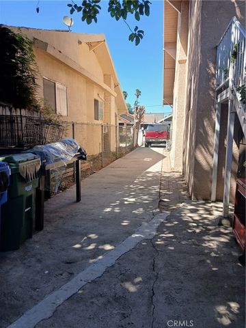 1060 W 51st, Los Angeles, CA 90037