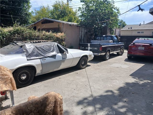 1060 W 51st, Los Angeles, CA 90037