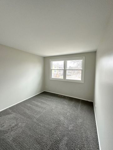 1919 Finchley Court, Schaumburg, IL 60194