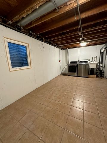 1919 Finchley Court, Schaumburg, IL 60194