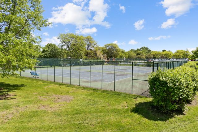 1919 Finchley Court, Schaumburg, IL 60194