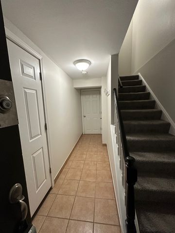 1919 Finchley Court, Schaumburg, IL 60194