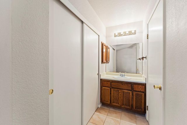 4802 Hinchman Way, Sacramento, CA 95823