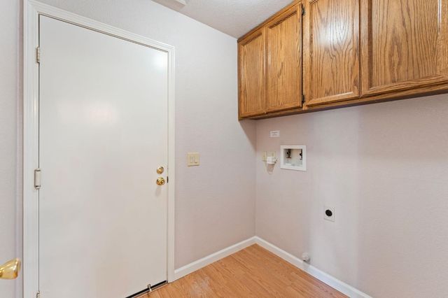 4802 Hinchman Way, Sacramento, CA 95823