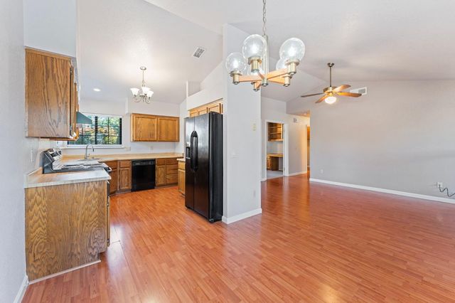 4802 Hinchman Way, Sacramento, CA 95823
