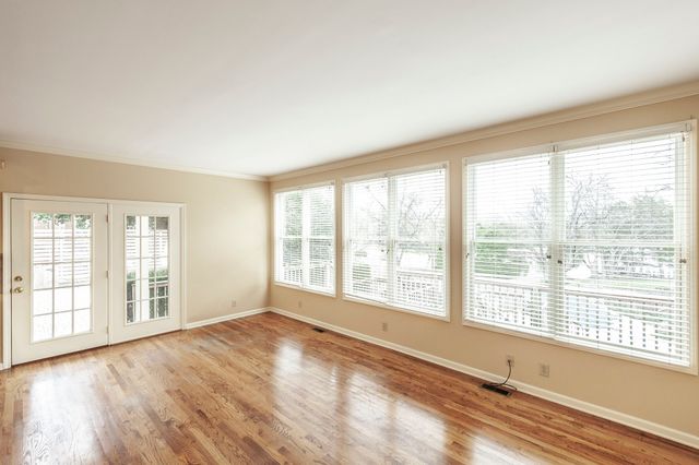 1561 Oxford Ct, Gallatin, TN 37066