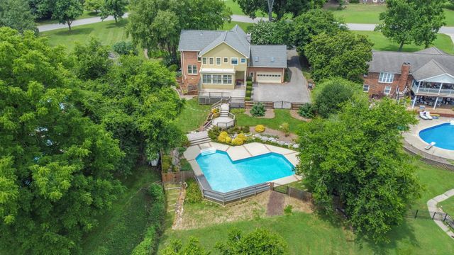 1561 Oxford Ct, Gallatin, TN 37066