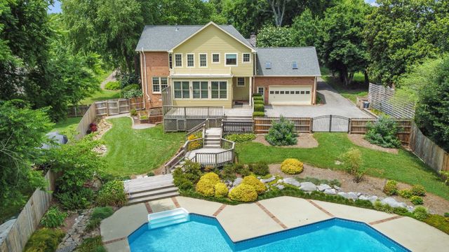 1561 Oxford Ct, Gallatin, TN 37066