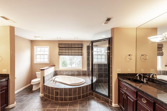 1561 Oxford Ct, Gallatin, TN 37066