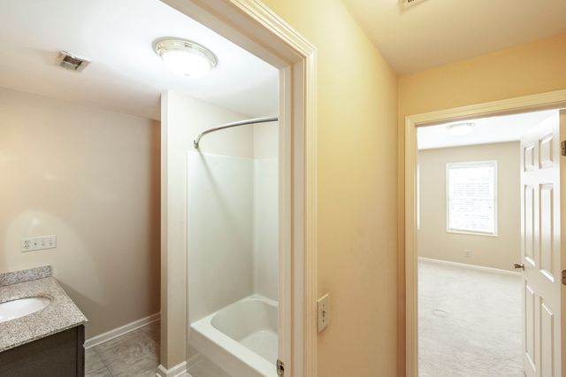 1561 Oxford Ct, Gallatin, TN 37066