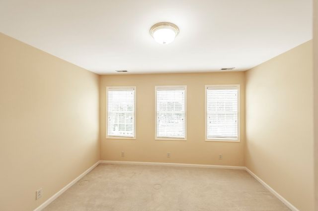 1561 Oxford Ct, Gallatin, TN 37066