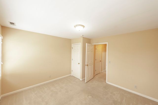 1561 Oxford Ct, Gallatin, TN 37066