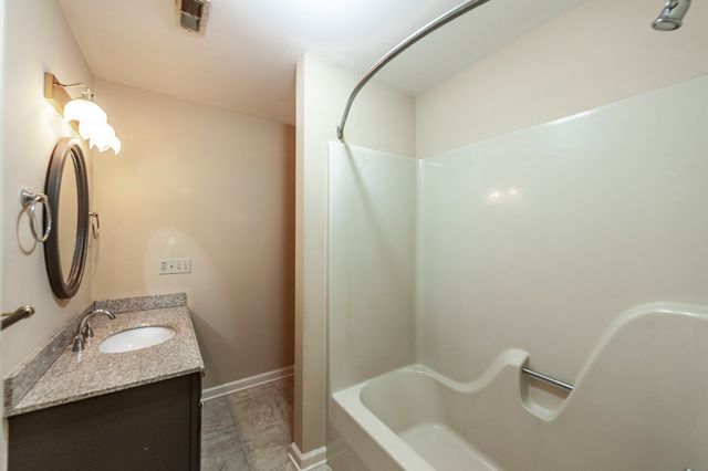 1561 Oxford Ct, Gallatin, TN 37066