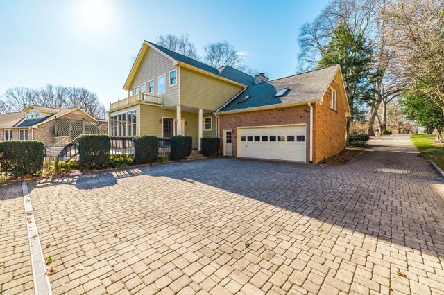 1561 Oxford Ct, Gallatin, TN 37066