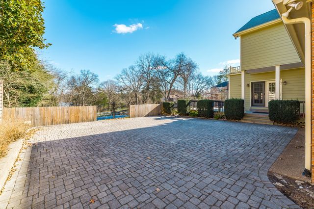 1561 Oxford Ct, Gallatin, TN 37066