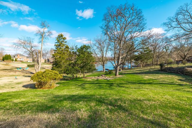 1561 Oxford Ct, Gallatin, TN 37066