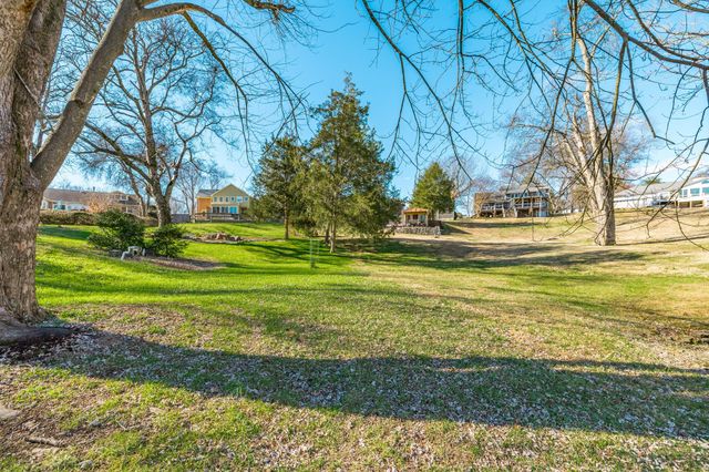 1561 Oxford Ct, Gallatin, TN 37066