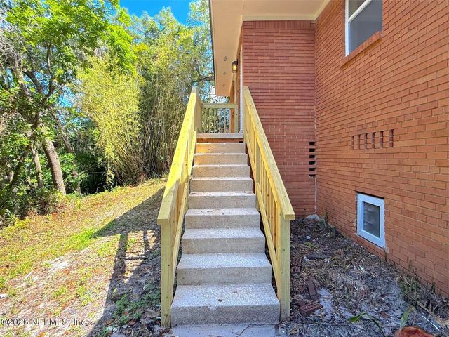 10135 LAKEVIEW Road W, Jacksonville, FL 32225