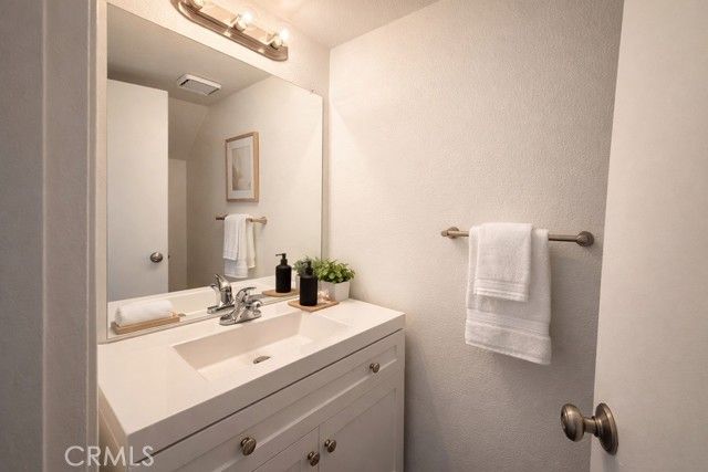 9831 Sepulveda 12, North Hills (los Angeles), CA 91343