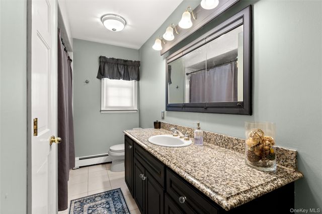 99 Brunswick Road, Ronkonkoma, NY 11779