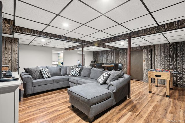 99 Brunswick Road, Ronkonkoma, NY 11779