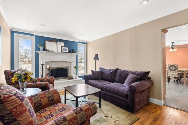 99 Brunswick Road, Ronkonkoma, NY 11779