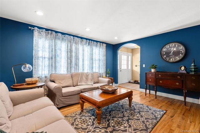 99 Brunswick Road, Ronkonkoma, NY 11779