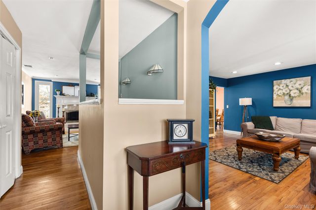 99 Brunswick Road, Ronkonkoma, NY 11779