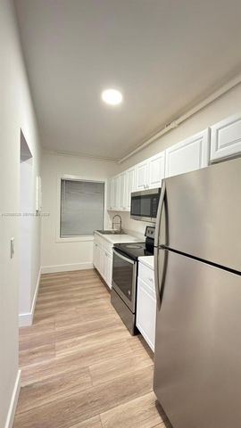 842 Himmarshee St 1, Fort Lauderdale, FL 33312