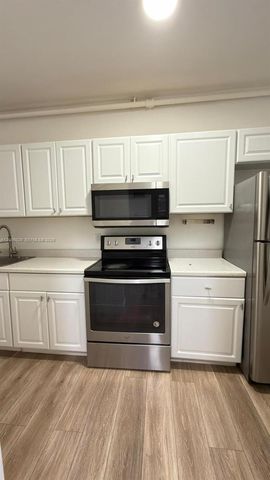 842 Himmarshee St 1, Fort Lauderdale, FL 33312