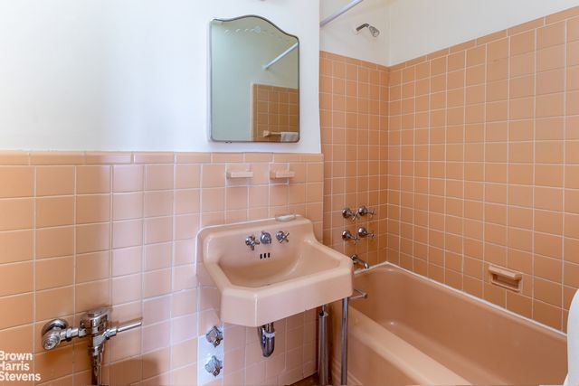 3750 Hudson Manor Ter Apt 5DE, New York City, NY 10463