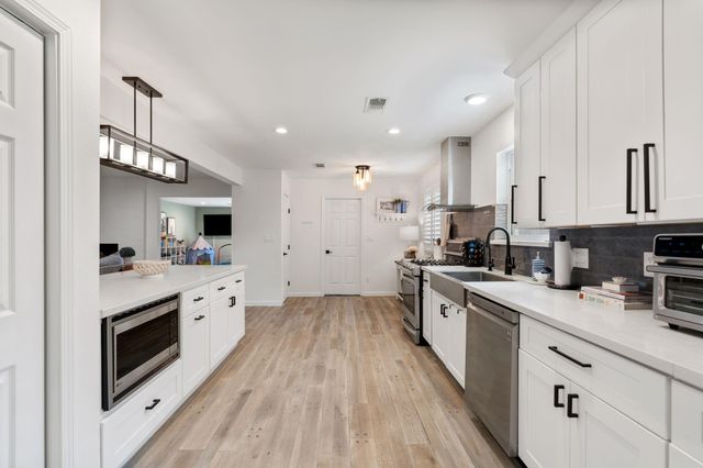 10619 Cranbrook Road, Houston, TX 77042