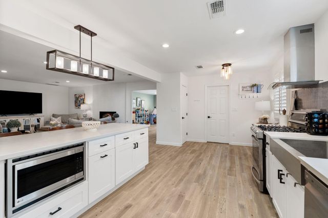 10619 Cranbrook Road, Houston, TX 77042