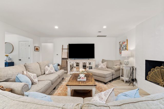 10619 Cranbrook Road, Houston, TX 77042