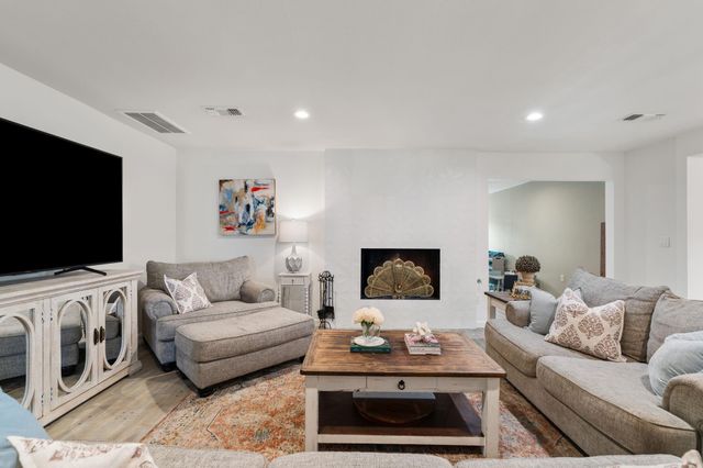 10619 Cranbrook Road, Houston, TX 77042