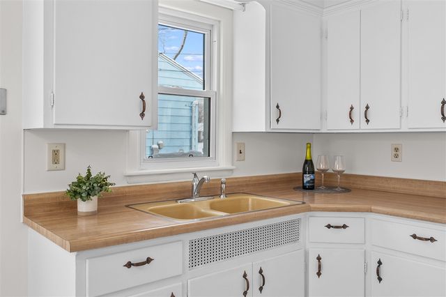 811 Craft, Kalamazoo, MI 49048